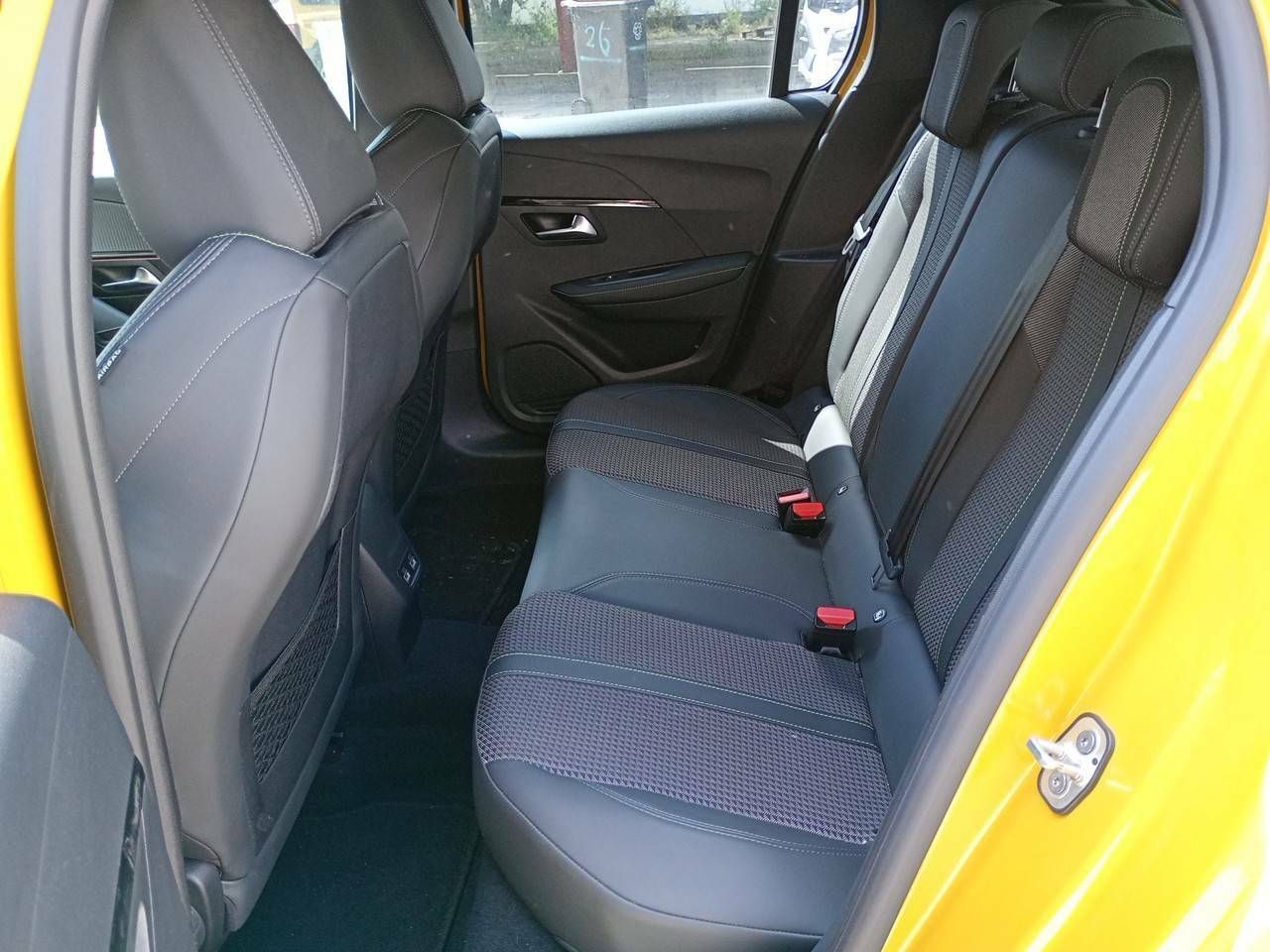 Foto Peugeot 208 10