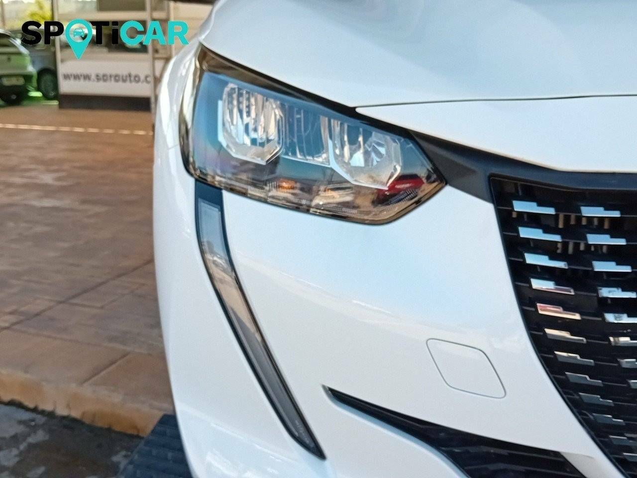 Foto Peugeot 208 16