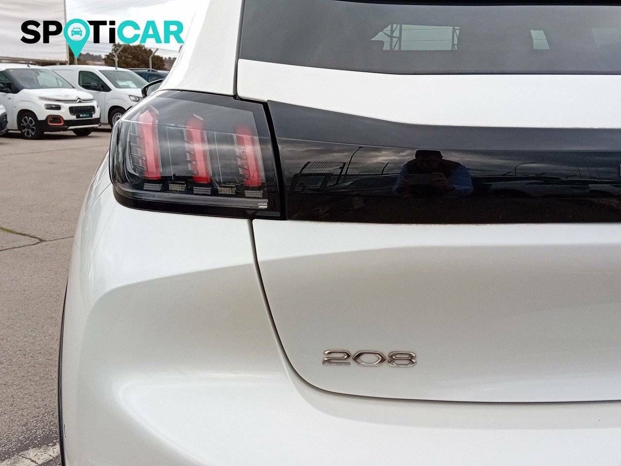 Foto Peugeot 208 17