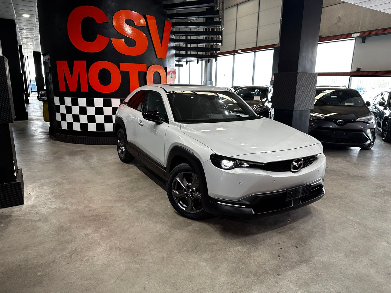 Foto Mazda MX-30 4