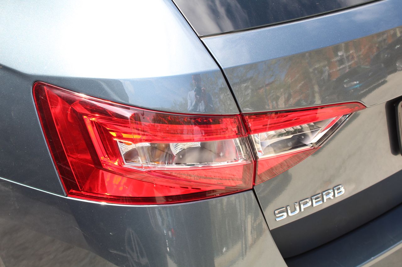 Foto Skoda Superb 30