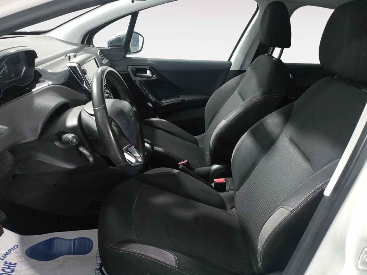 Foto Peugeot 208 8