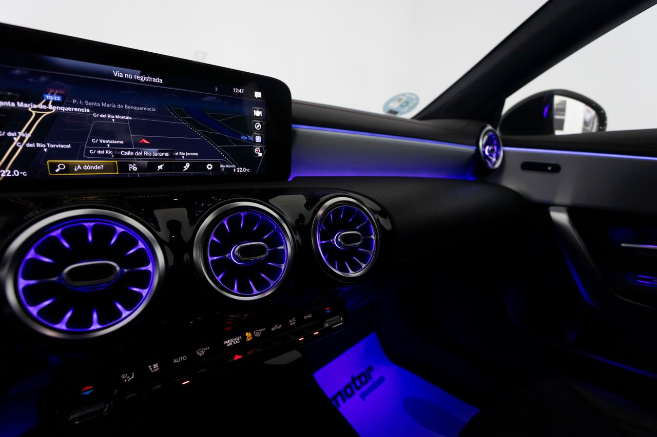 Foto Mercedes-Benz Clase CLA 4