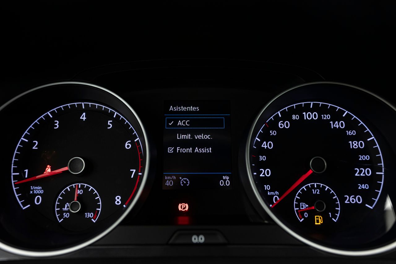 Foto Volkswagen Golf 33