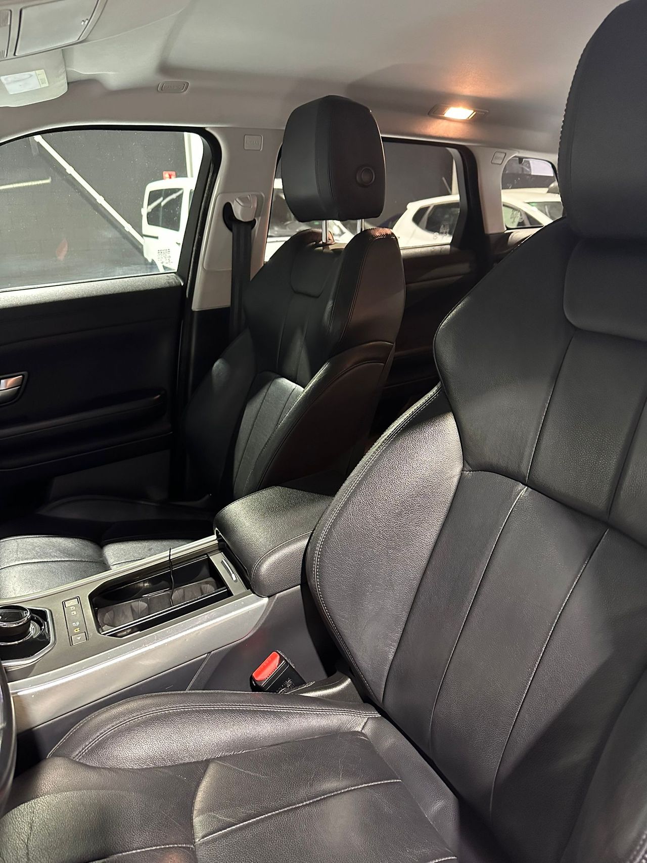 Foto Land-Rover Range Rover Evoque 21