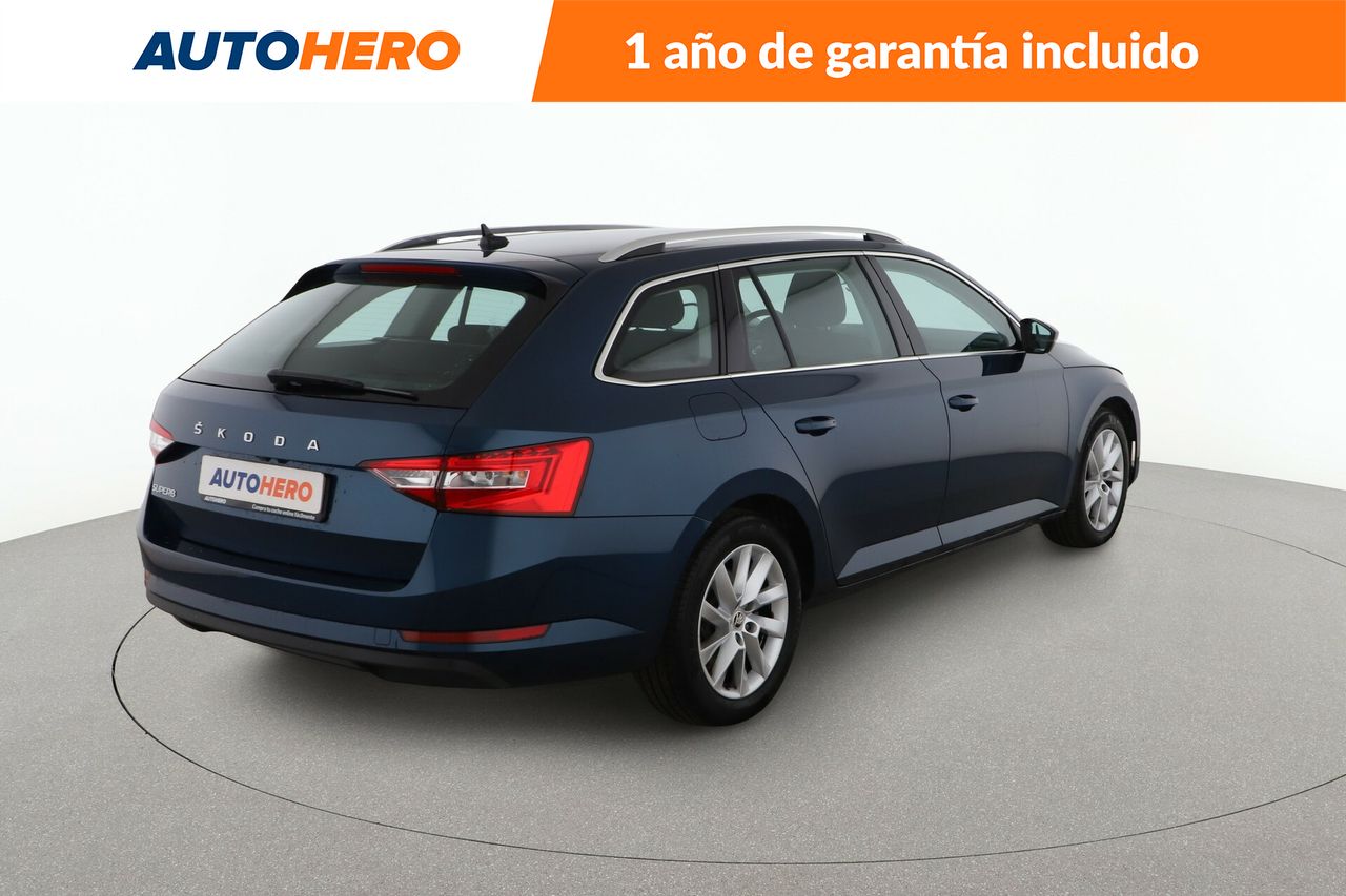 Foto Skoda Superb 5