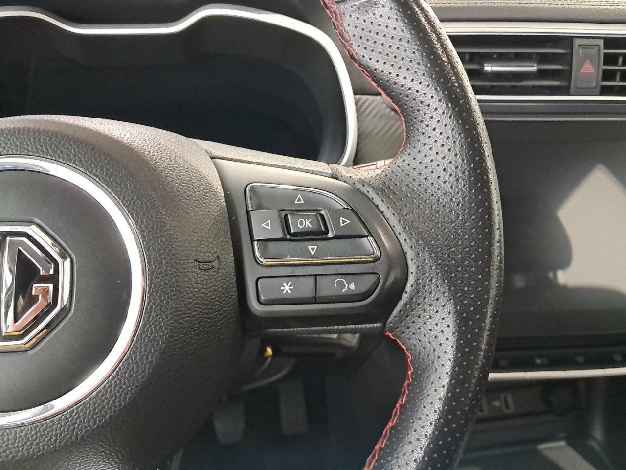 Foto MG ZS 11