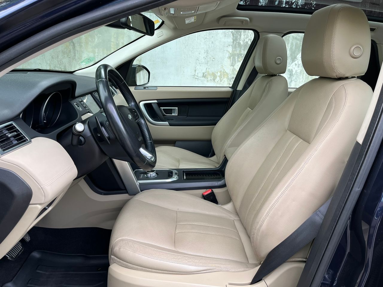 Foto Land-Rover Discovery Sport 46