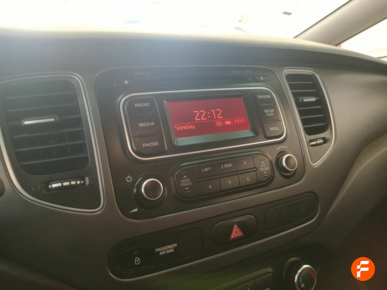 Foto Kia Carens 16