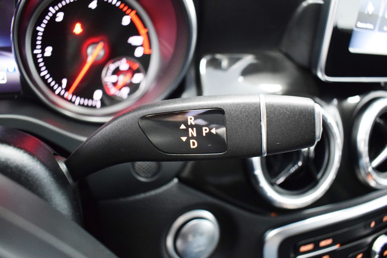 Foto Mercedes-Benz Clase CLA 24