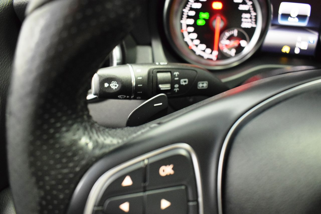 Foto Mercedes-Benz Clase CLA 28