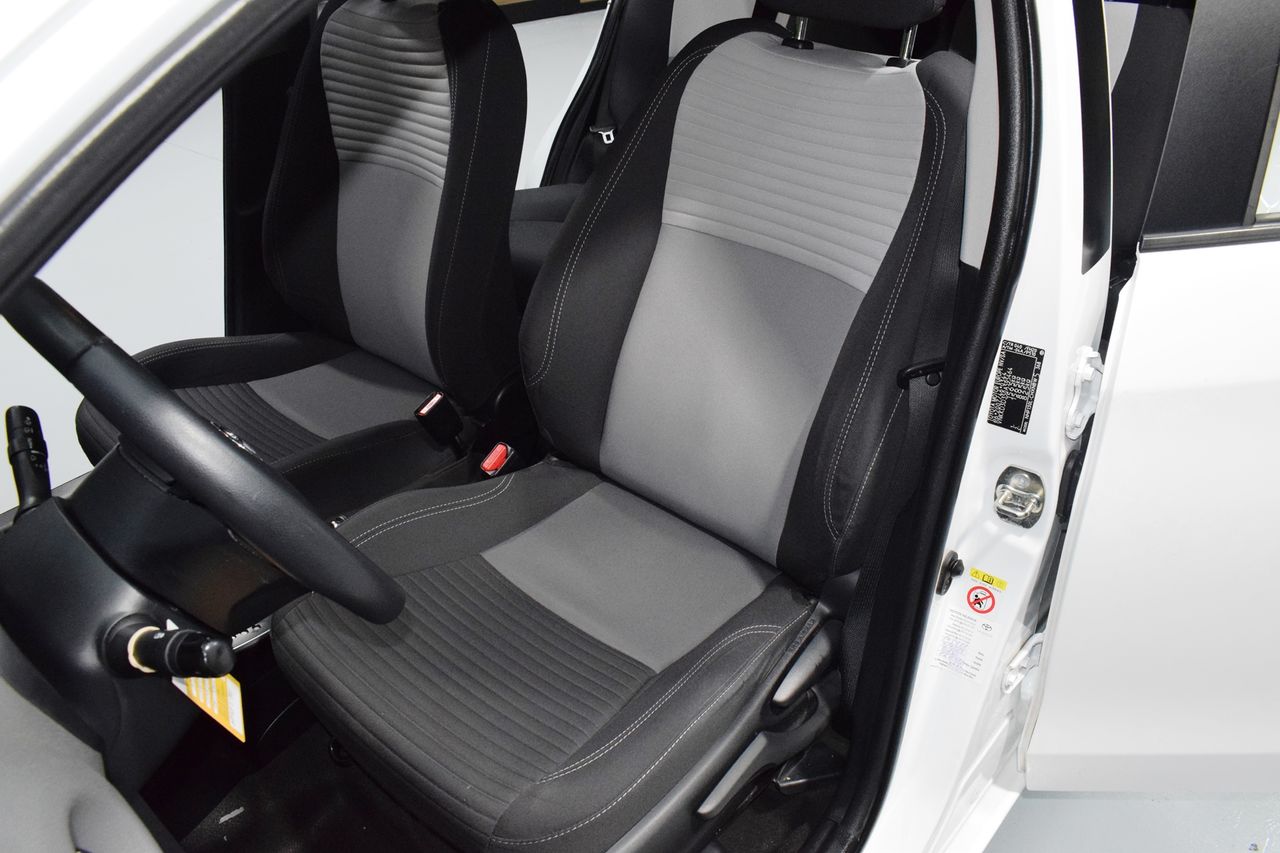 Foto Toyota Yaris 8