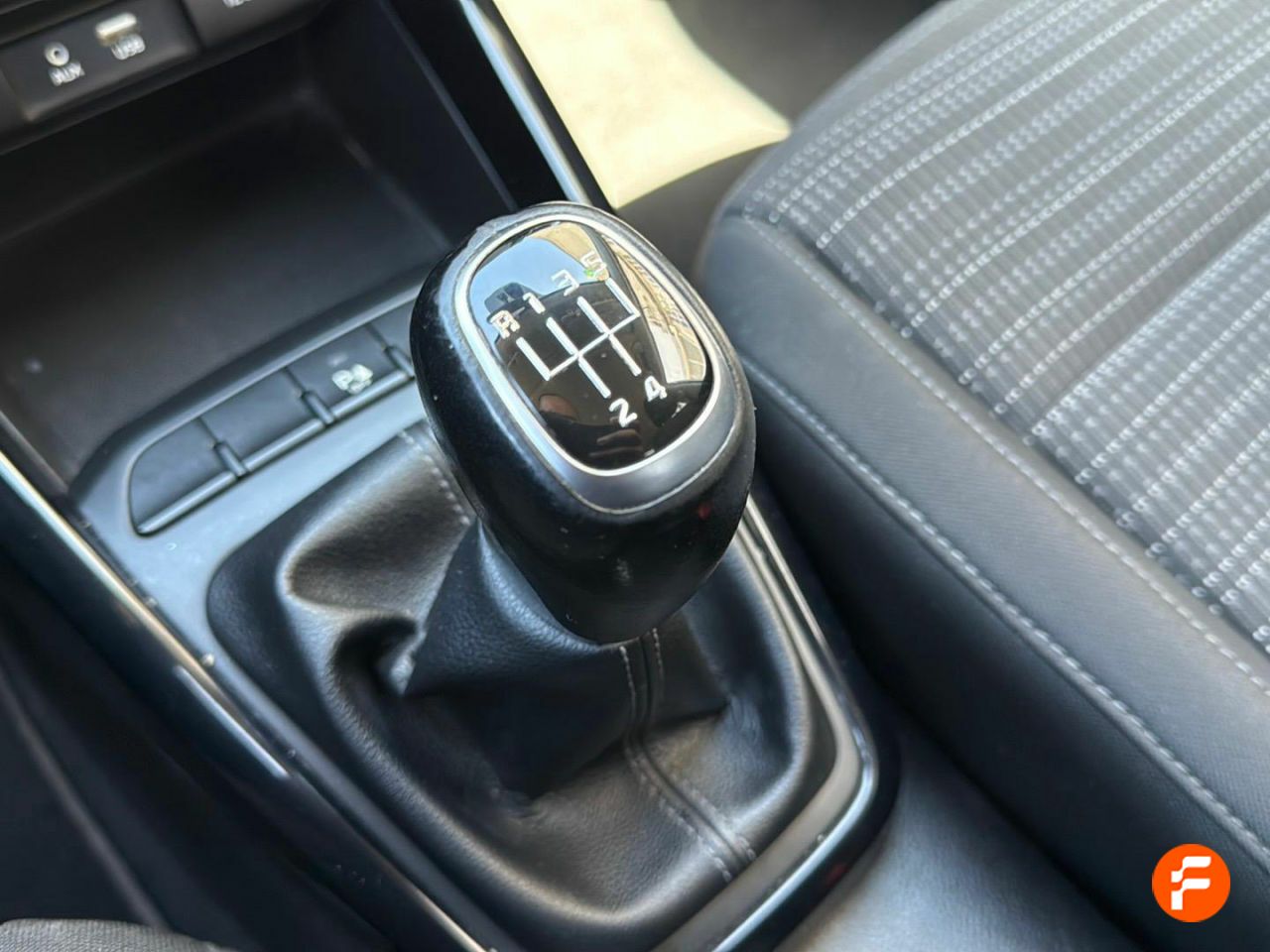 Foto Kia Stonic 20