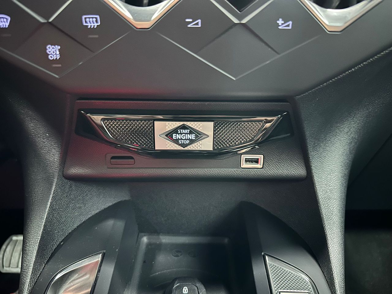 Foto DS Automobiles DS 3 16