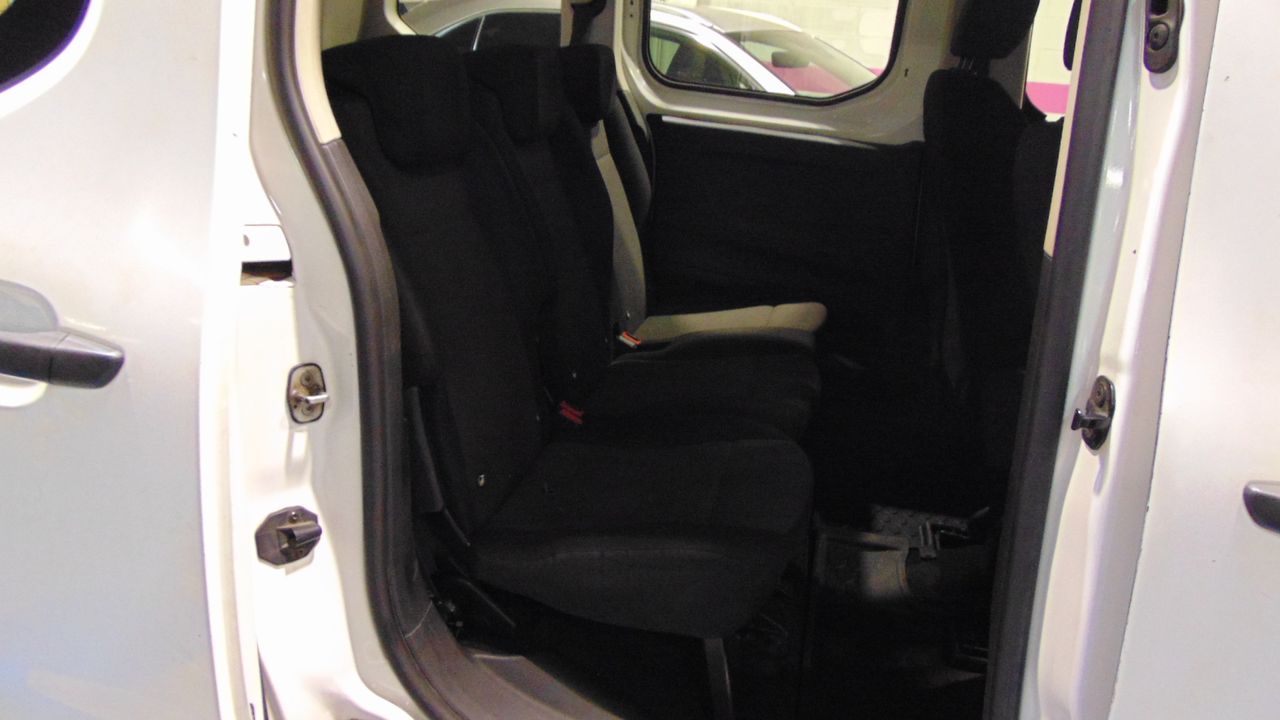 Foto Peugeot Rifter 7