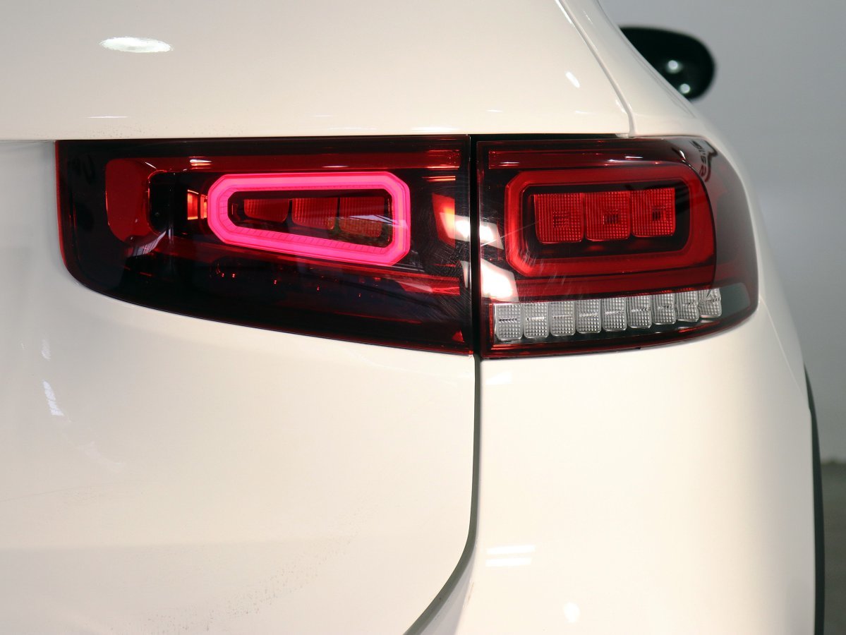 Foto Mercedes-Benz Clase GLB 10