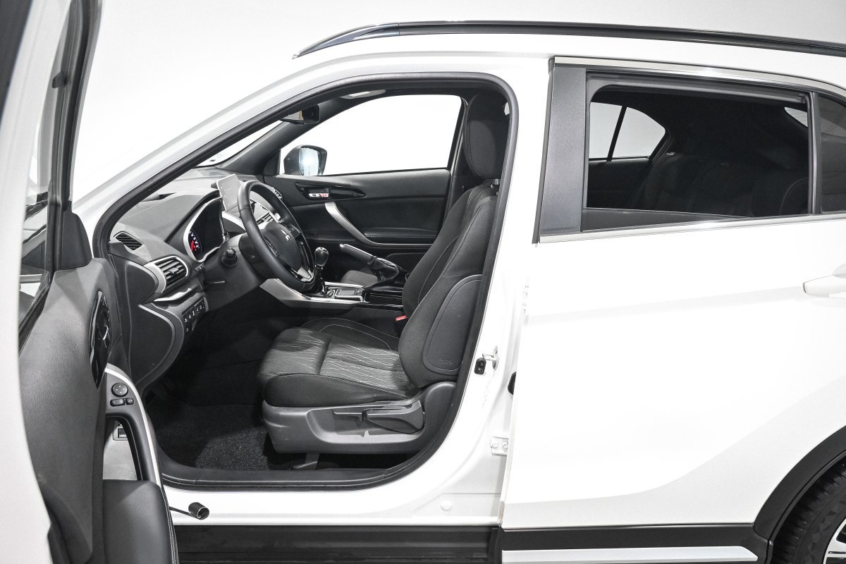 Foto Mitsubishi Eclipse Cross 10