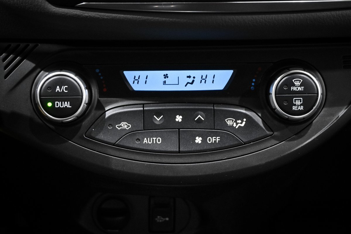 Foto Toyota Yaris 15