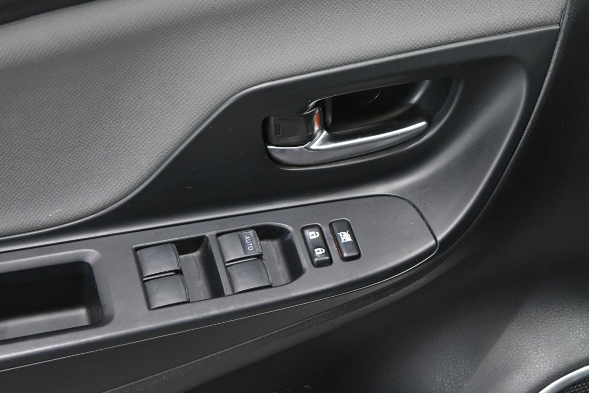 Foto Toyota Yaris 27