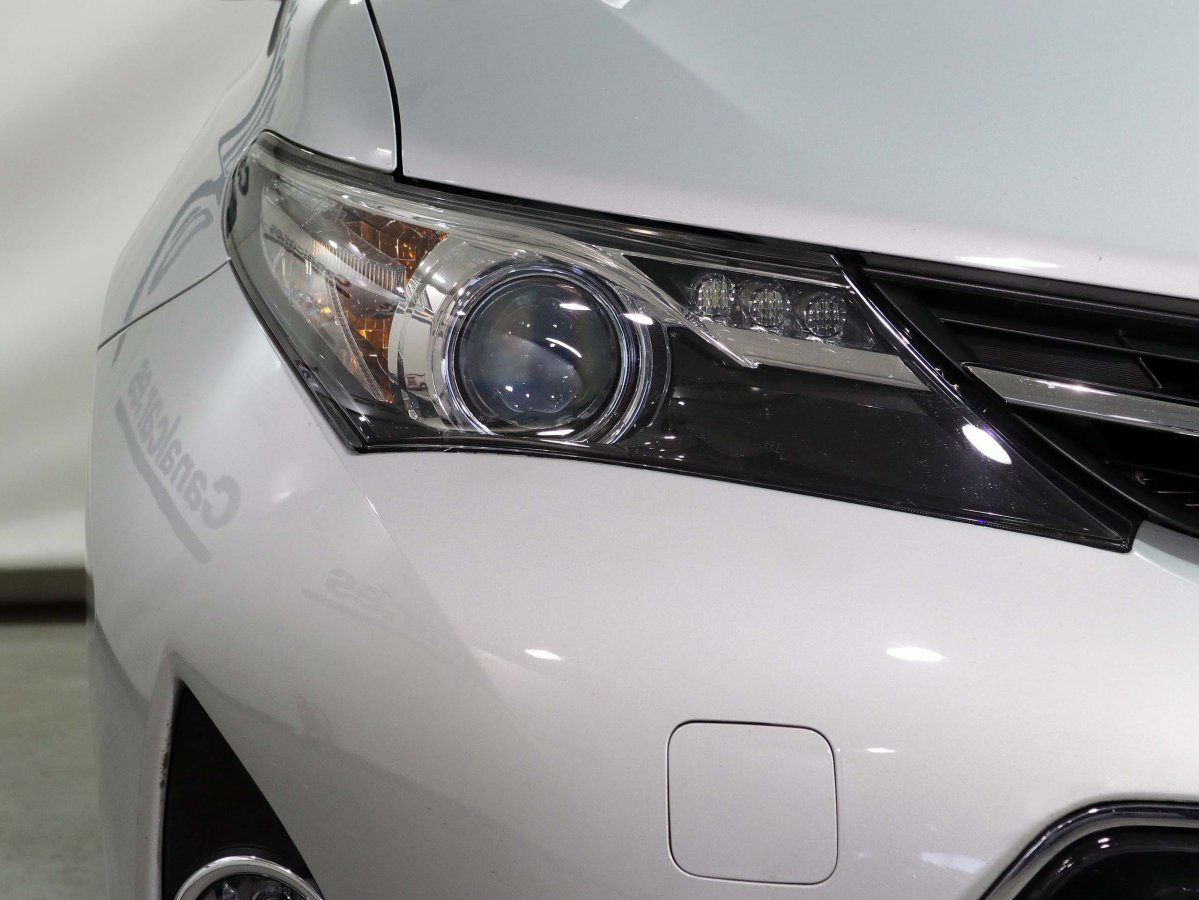 Foto Toyota Auris 11