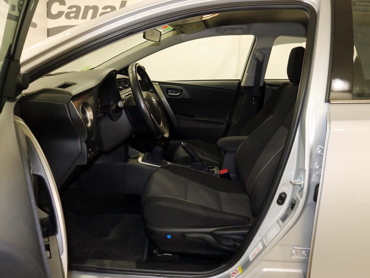 Foto Toyota Auris 14