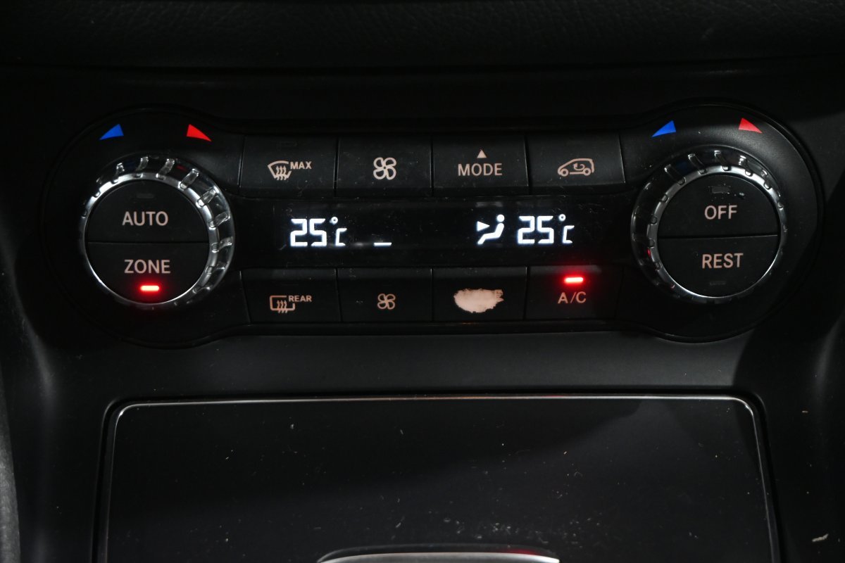 Foto Mercedes-Benz Clase GLA 19