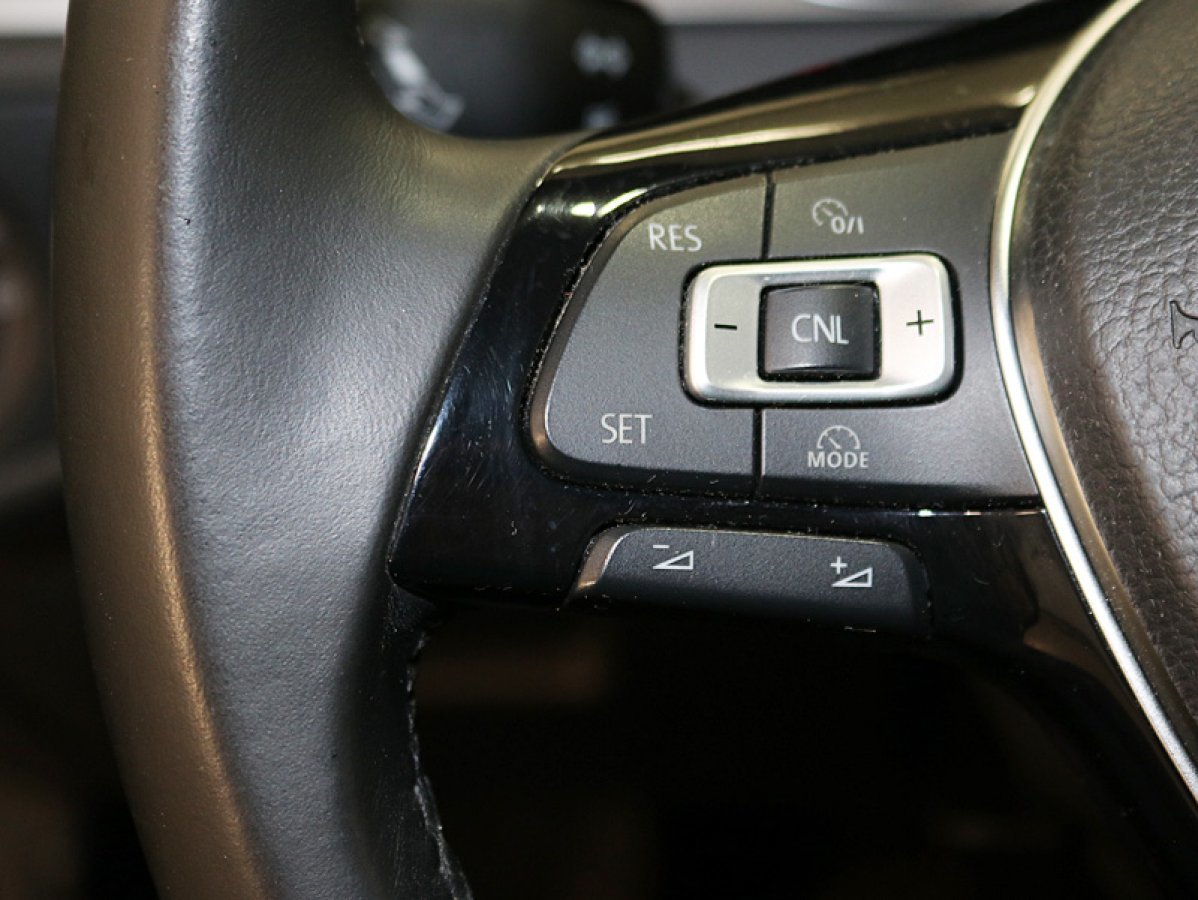 Foto Volkswagen Golf 30