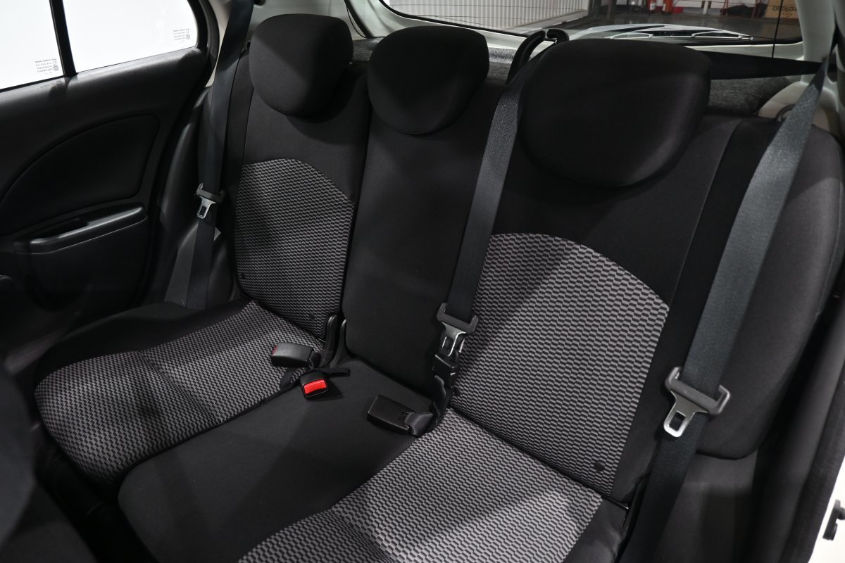 Foto Nissan Micra 12