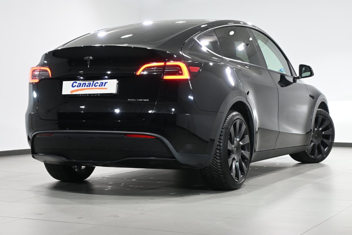 Foto Tesla Model Y 4