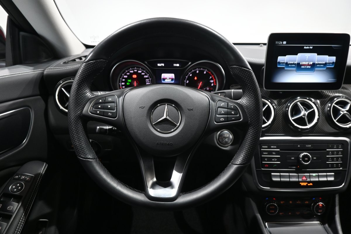 Foto Mercedes-Benz Clase CLA 33
