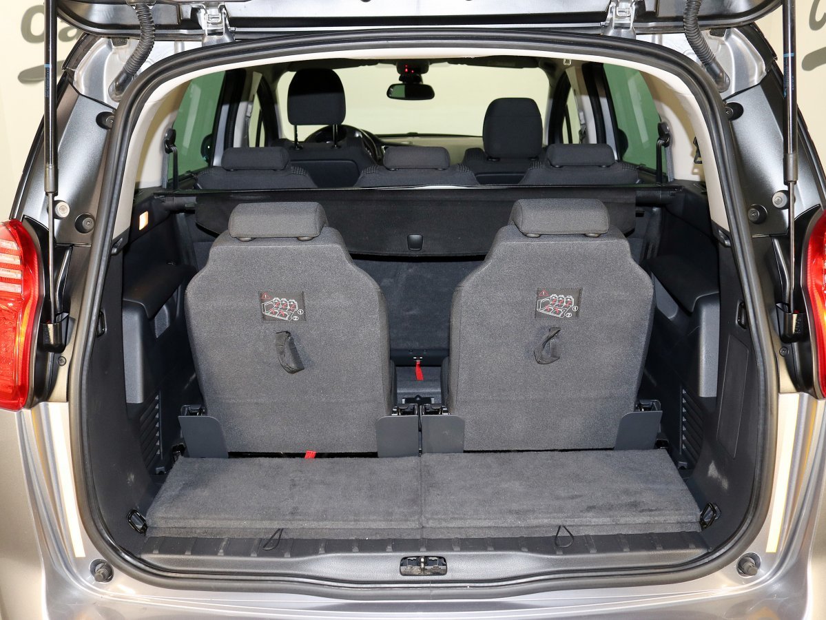 Foto Peugeot 5008 8